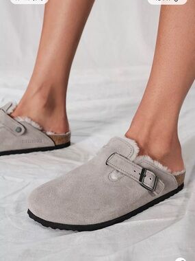 Birkenstock Boston Suede Mule with shearling Lining - Light Gray size 9-9.5